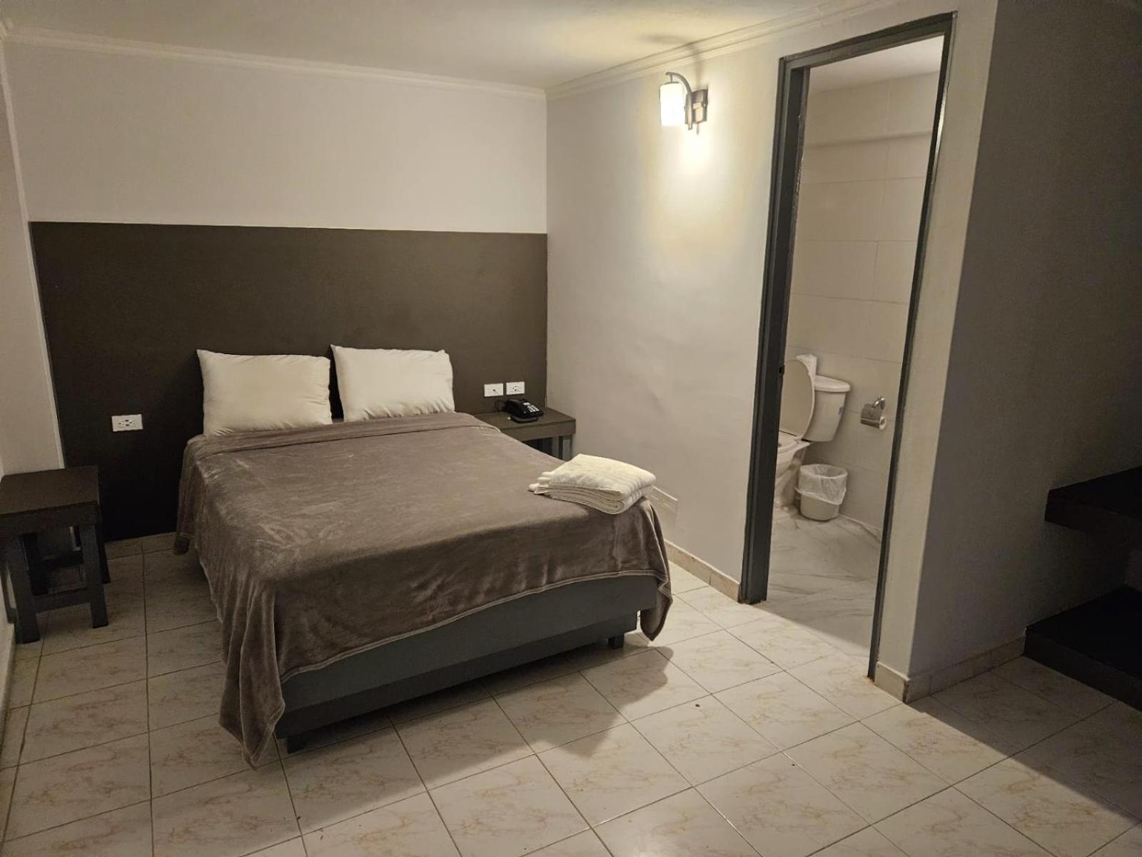 Hotel Montreal パナマ・シティー エクステリア 写真